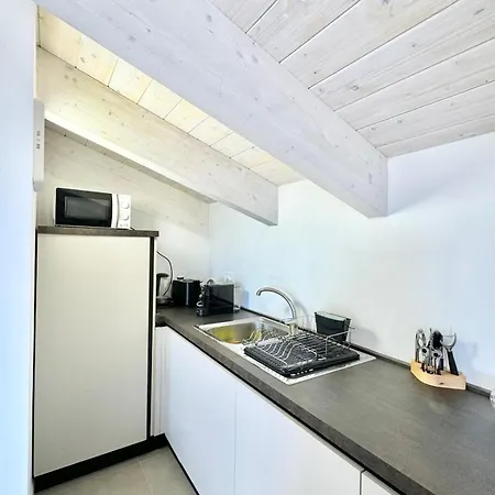 Hostdomus - A Due Passi Dal Mare *