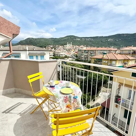 Hostdomus - A Due Passi Dal Mare Pietra Ligure