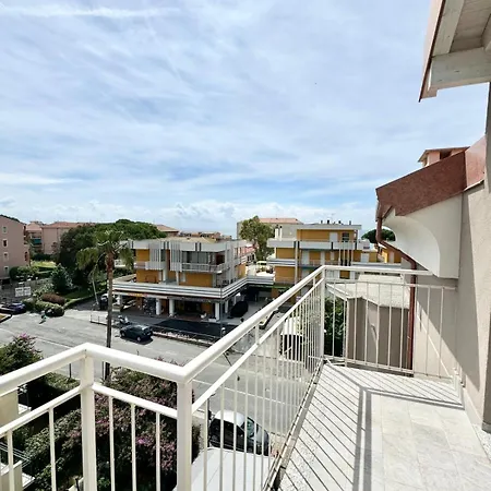 Hostdomus - A Due Passi Dal Mare Pietra Ligure